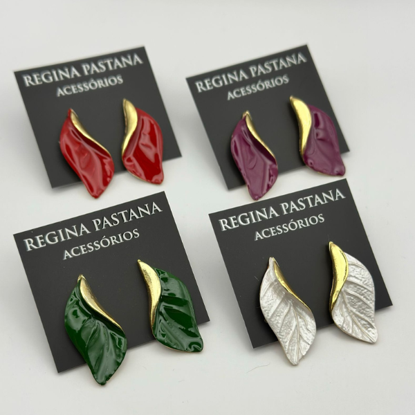 Brinco Folha – Pintado à Mão com Banho Cataforético